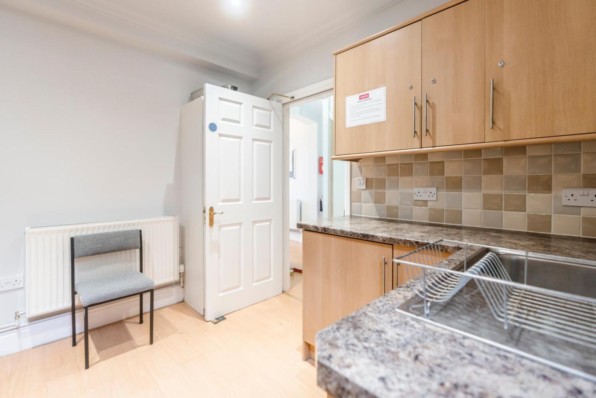 1 Riverside Bed and breakfast 4*