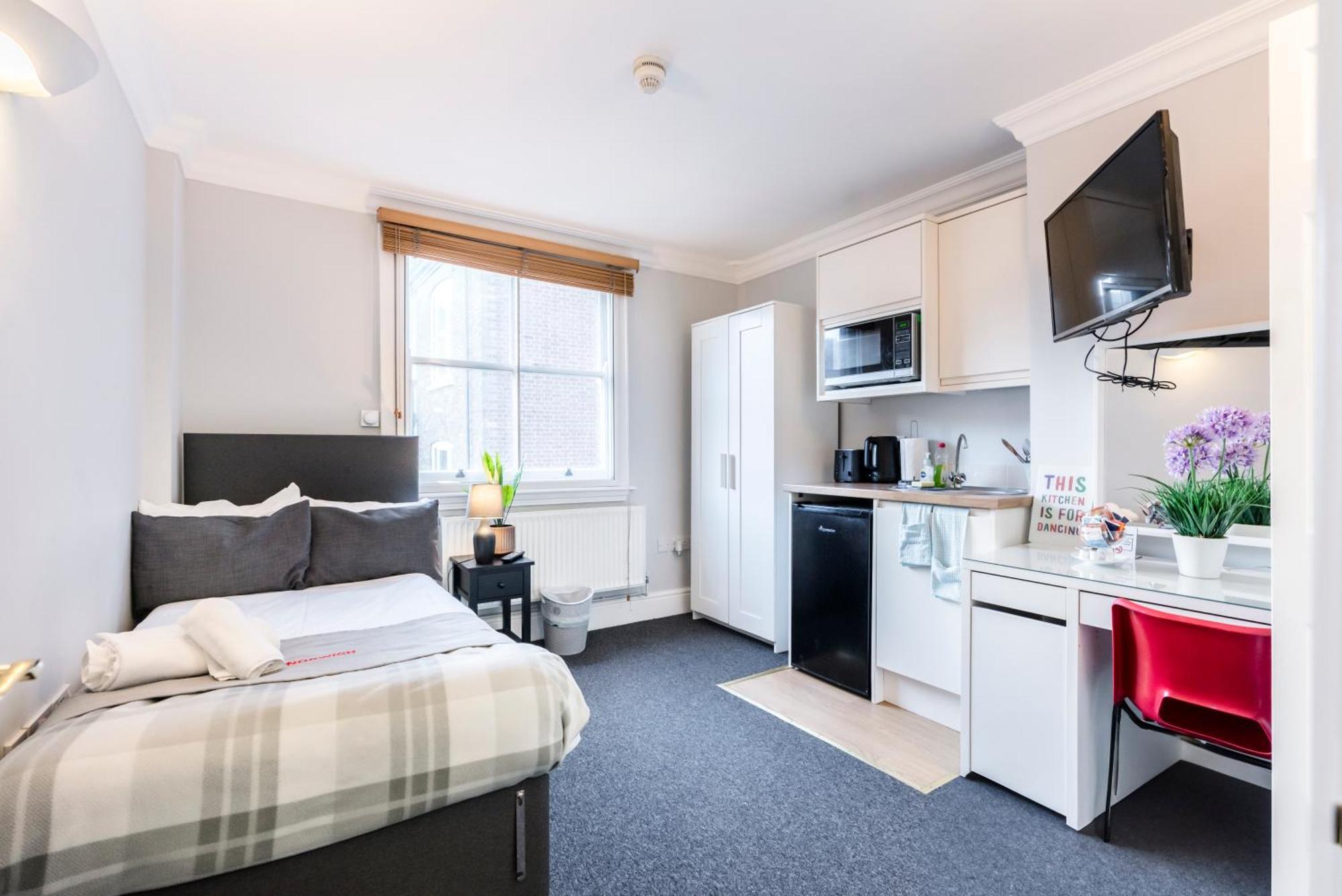 1 Riverside Bed and breakfast