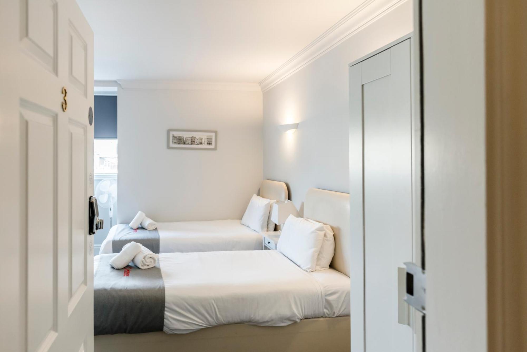 1 Riverside Bed and breakfast
