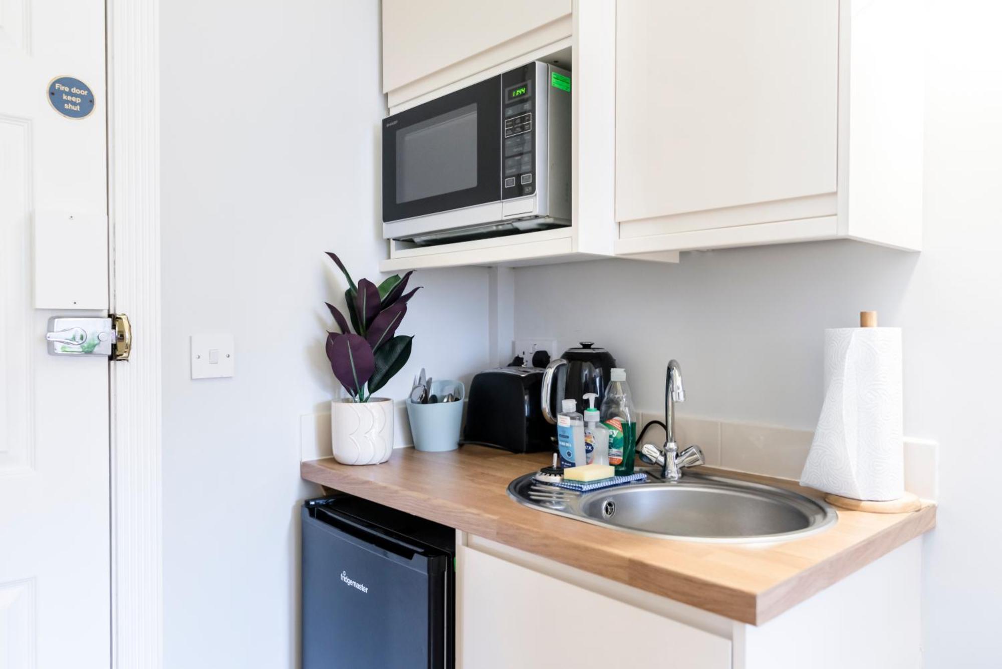 1 Riverside Bed and breakfast 4*