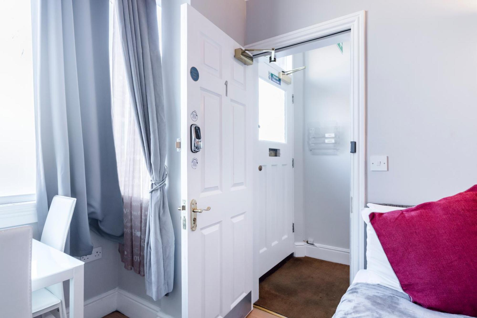 1 Riverside Bed and breakfast